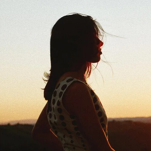 photo of woman in silhouette